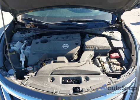 2015 Nissan Altima 2.5 S z USA, uszkodzony, nr VIN 1N4AL3AP5FC477075